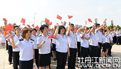 多大鹦鹉可以喂他吃黄粉虫吗？游戏画面